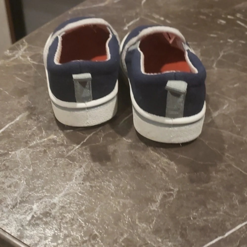 Osh Kosh boys shoes‎